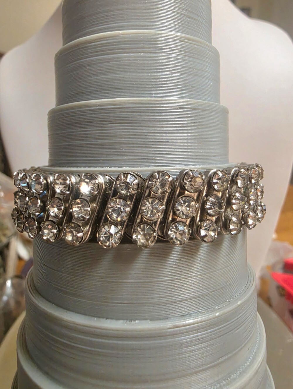 Vintage British Hong Kong Rhinestone Expansion Stretch Bracelet - Picture 6 of 7